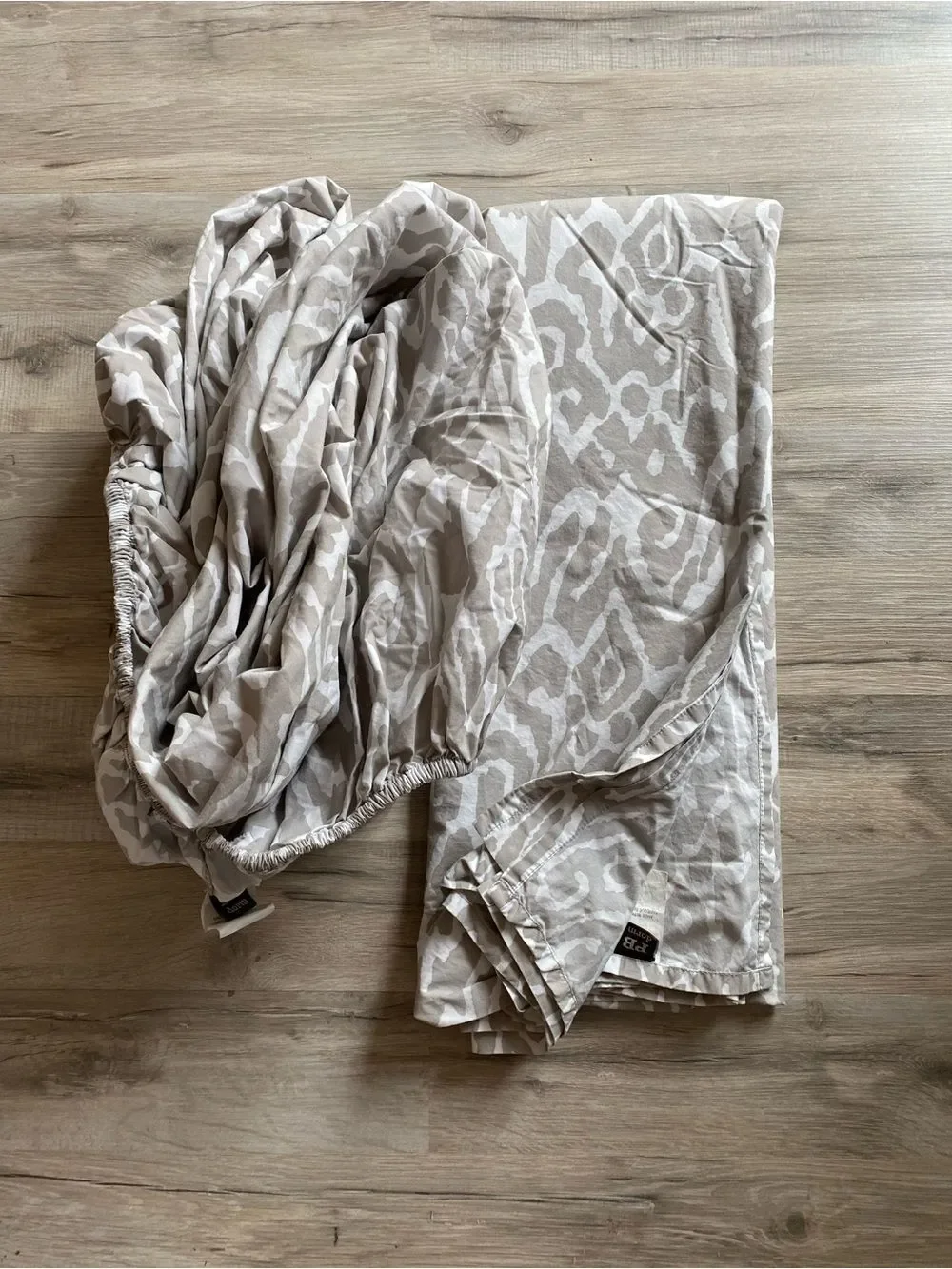 Potter Barn Neutral Ikat Print Fitted Twin Sheet Set